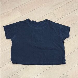 Lululemon navy cropped muscle t
